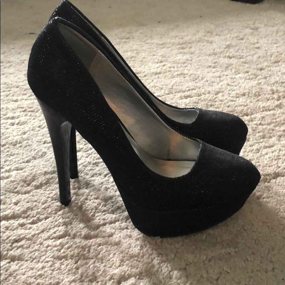 Black pumps!